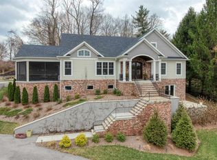 72 Westwind Rd, Indian Hills, KY 40207