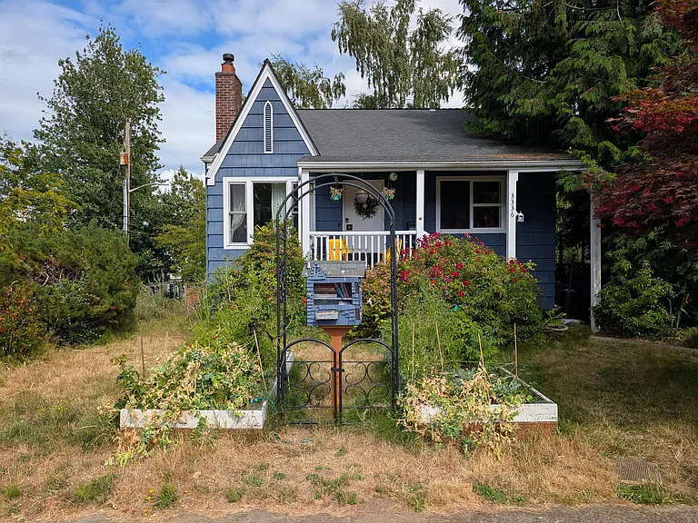 3336 8th Ave W — Photo 1