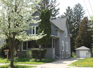 725 N 10th St, Dekalb, IL 60115