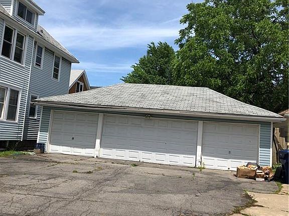2nd image of 4 Collingwood Ave