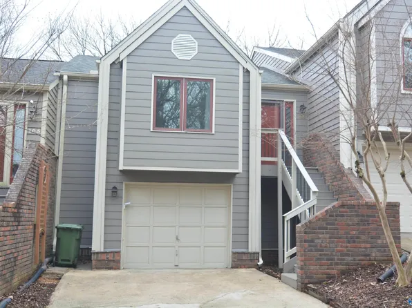 105 Treetop Dr NE, Huntsville, AL 35801