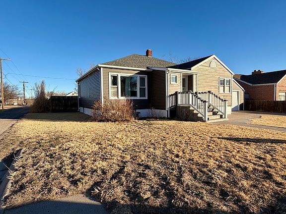 3rd image of 318 13th Ave E