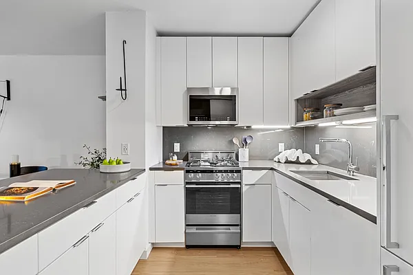 Rented by Greystar | media 2