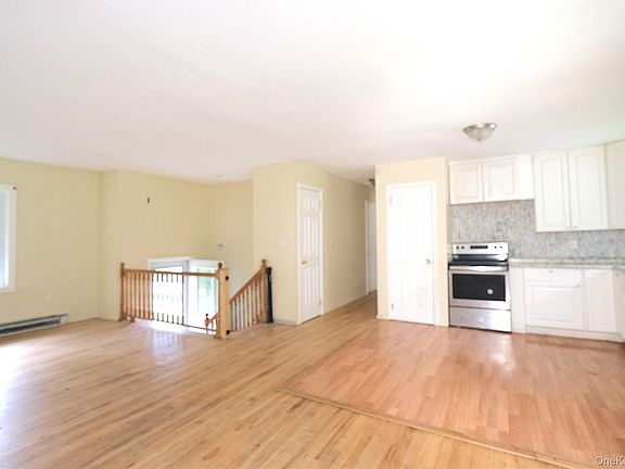 5th image of 17 Roosevelt Road