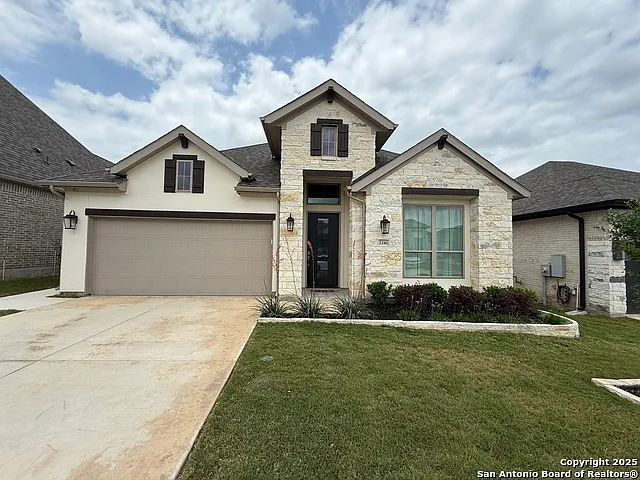 2216 Prado Dr — Photo 2