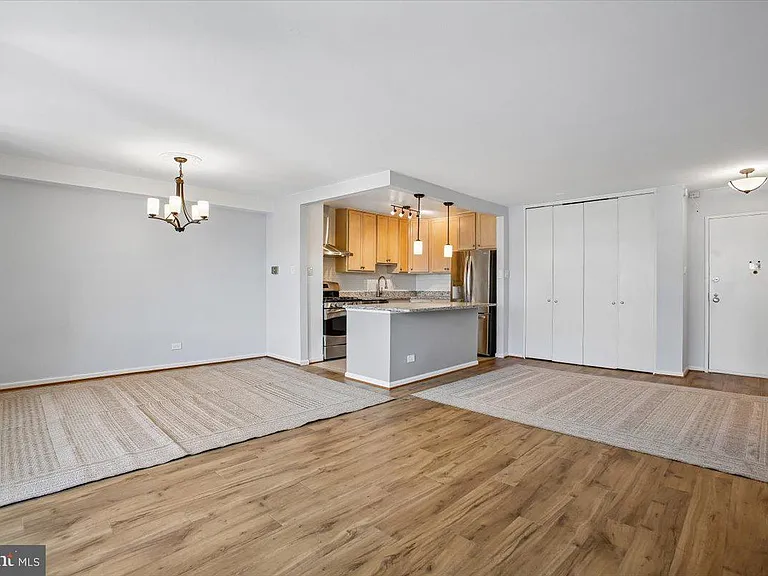 4501 Arlington Blvd #502 — Photo 2
