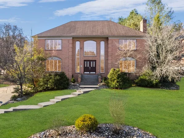 101 Thousand Oaks Dr, Pittsburgh, PA 15241