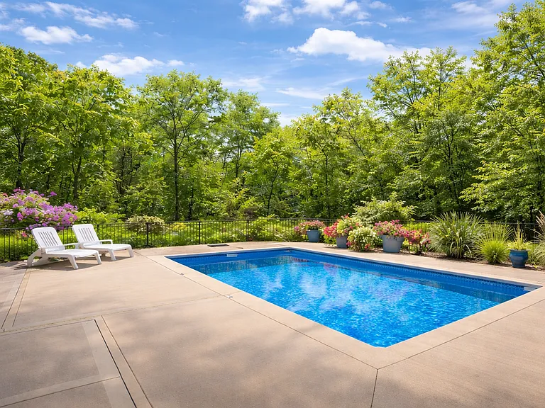 22700 Shadow Glen Dr — Photo 31