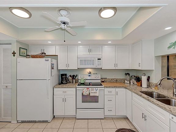 2nd image of 410 Pine Hollow Cir #410