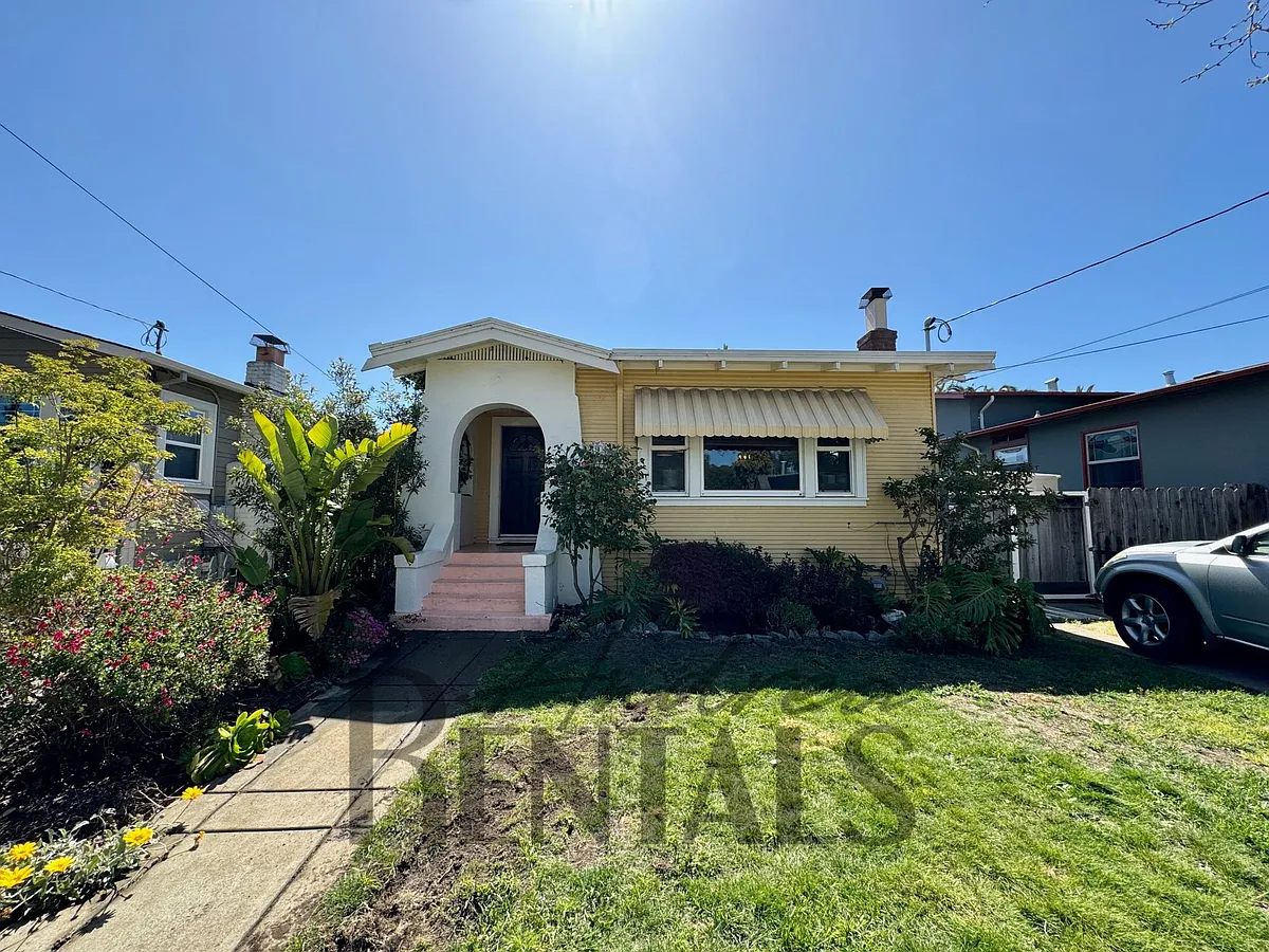 Building Photo - 3138 60th Ave