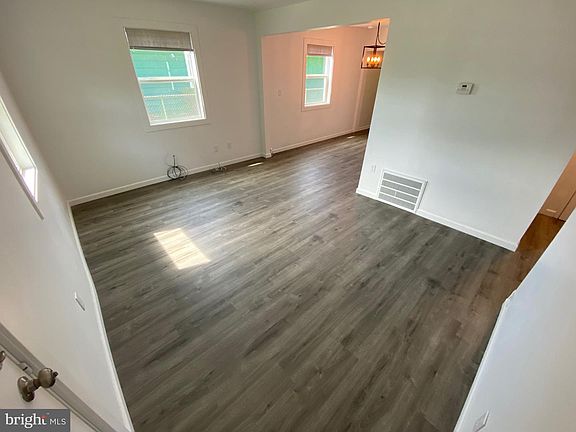 3rd image of 447 Bethune Dr