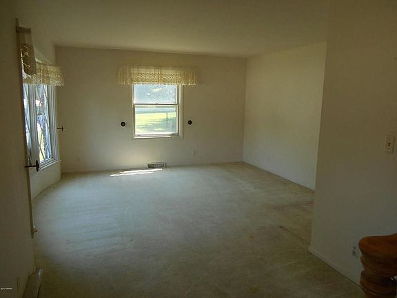 5th image of 3658 Aspen Ct SW