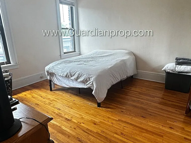 2882 Humboldt Ave S #301 — Photo 8
