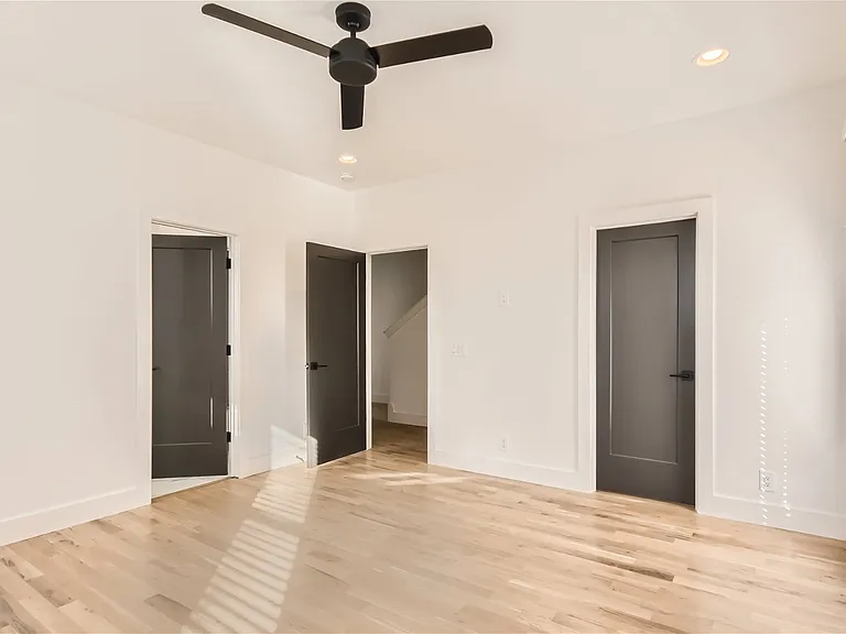 423 Serenity Ln — Photo 13