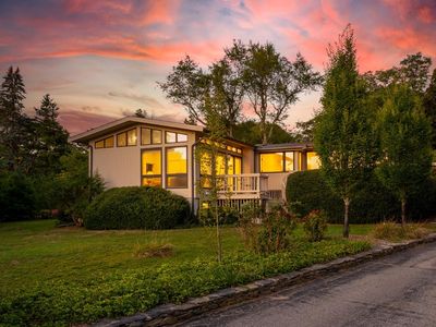 17 Shore Rd, Bristol, RI, 02809