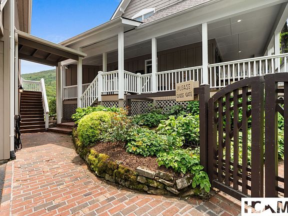 4th image of 592 Whiteside Mountain Road