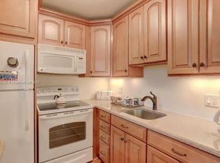 146 Windsor Dr #G, West Palm Beach, FL 33417