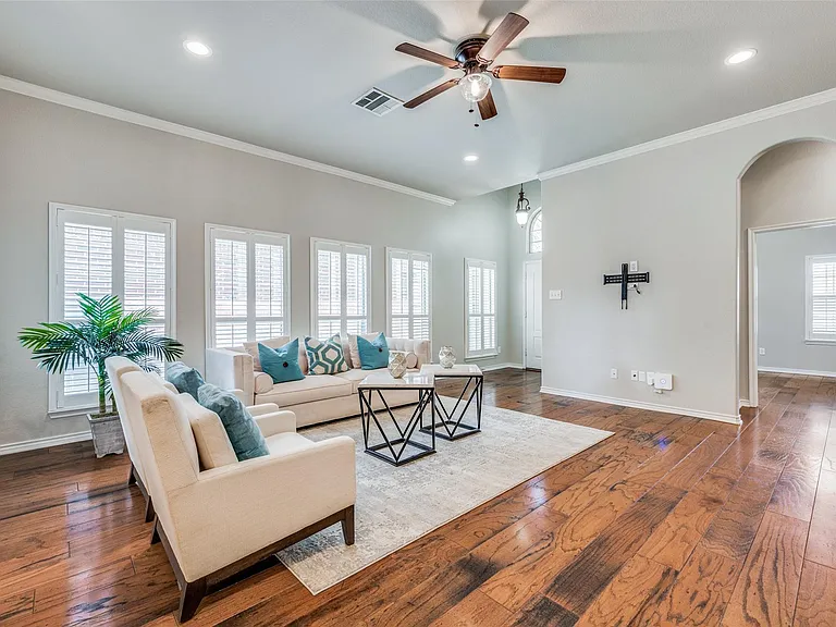 1305 Snowberry Dr — Photo 3