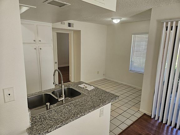 5th image of 320 W Walnut St APT 33