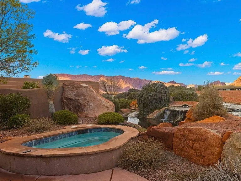 2410 W Entrada Trl #19 — Photo 11