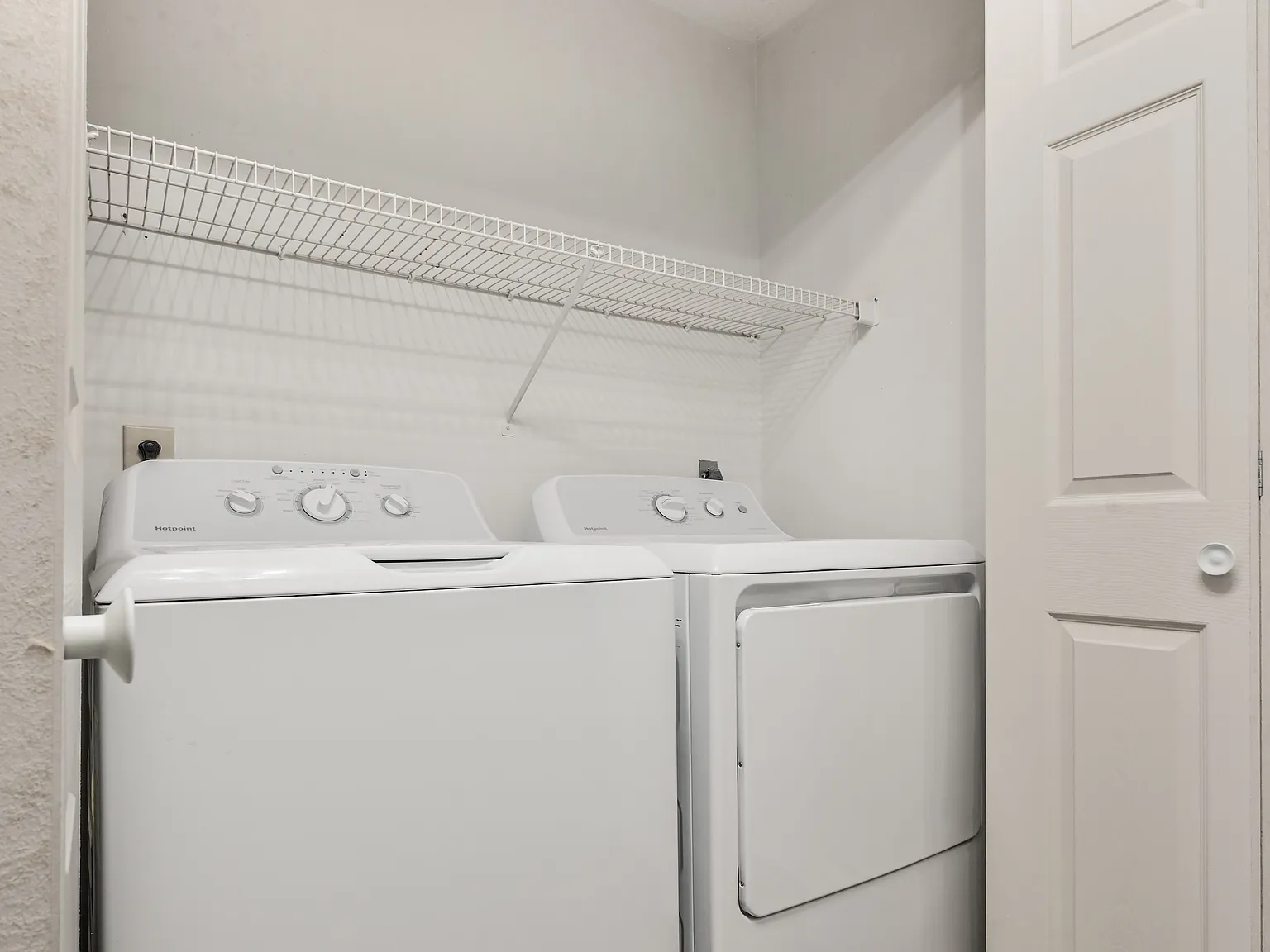 2 bed, 994 sqft, $1,550 — Photo 3