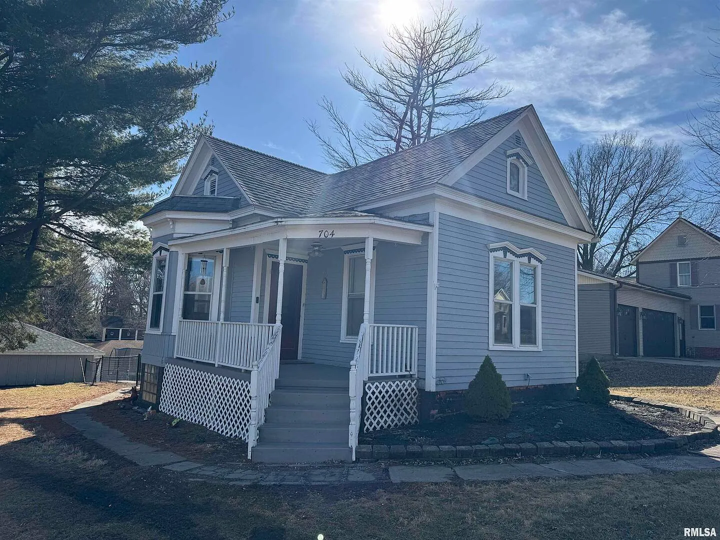 704 W Edgington St photo 1