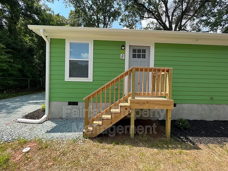 Building Photo - 223 N Briggs Ave #B