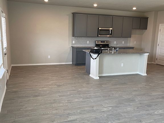 5th image of 2532 Ayers Dr.