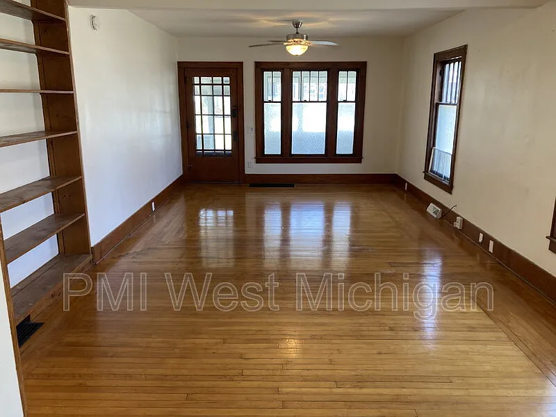 Building Photo - 1436 Matilda St NE #1