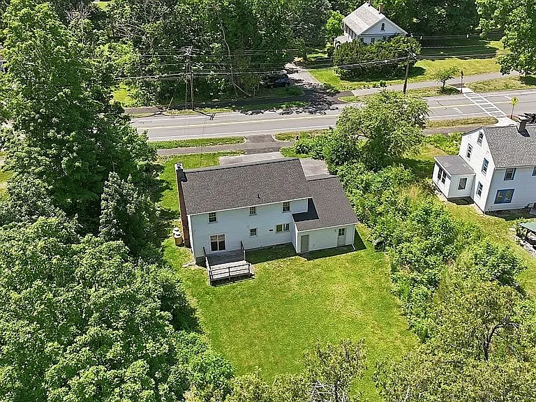 1107 N Pleasant St — Photo 33