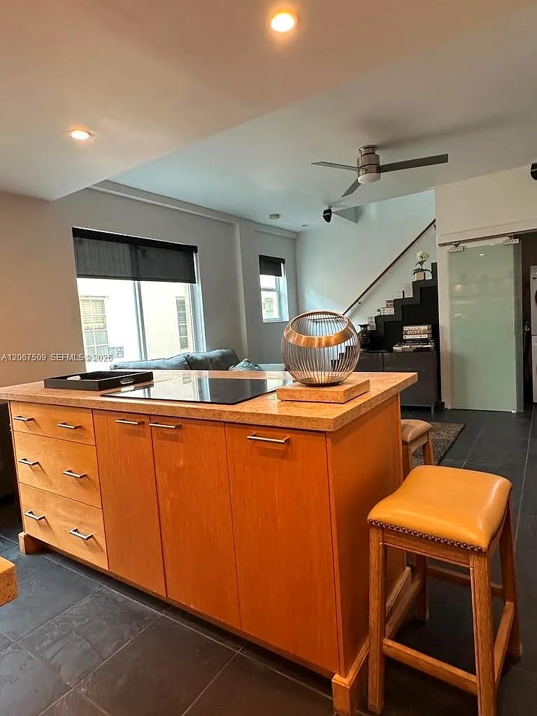 The Lincoln Condo — Photo 2