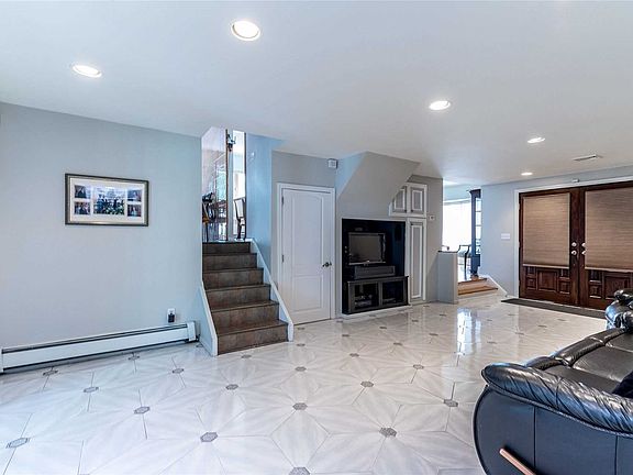 4th image of 2541 Park Pl