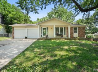 3 Pilot Hill Dr, Saint Peters, MO 63376