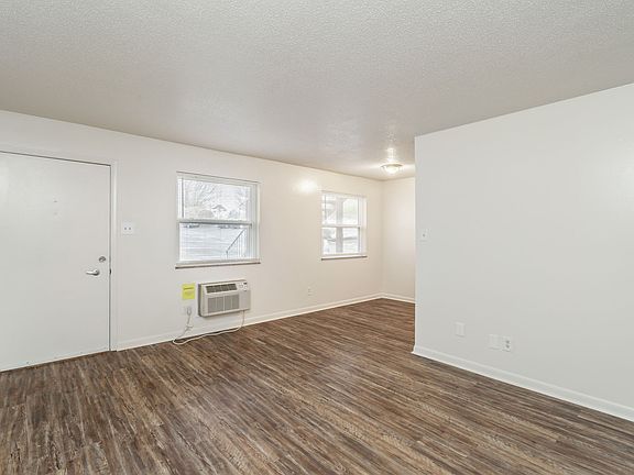4th image of 2720 Holbrook Dr NE #17641371