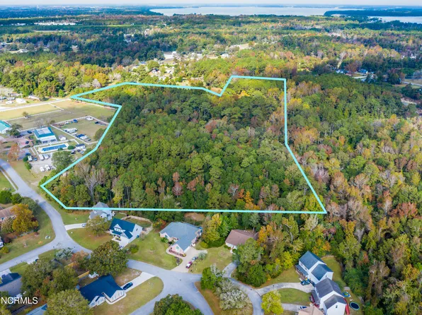 397 Preakness Lane, Sneads Ferry, NC 28460