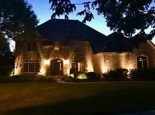 2060 Laurel Valley Dr, Vernon Hills, IL 60061