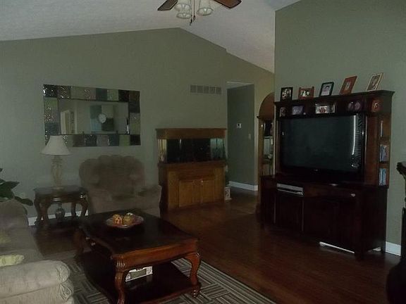 3rd image of 312 Jewell Ct