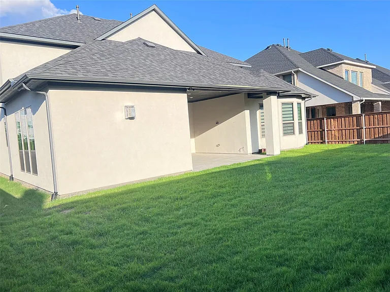 6825 Entwistle Rd — Photo 29