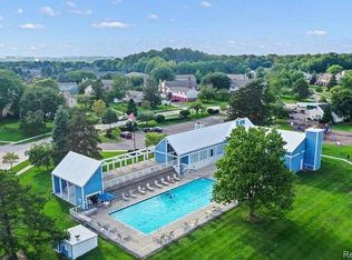 21206 W Glen Haven Cir, Northville, MI