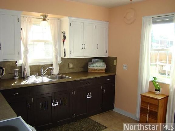 5th image of 1596 Edgerton St