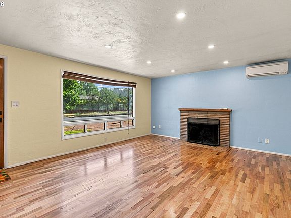 5th image of 1161 W 24th Ave