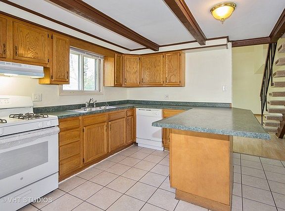 3rd image of 341 Evergreen Dr