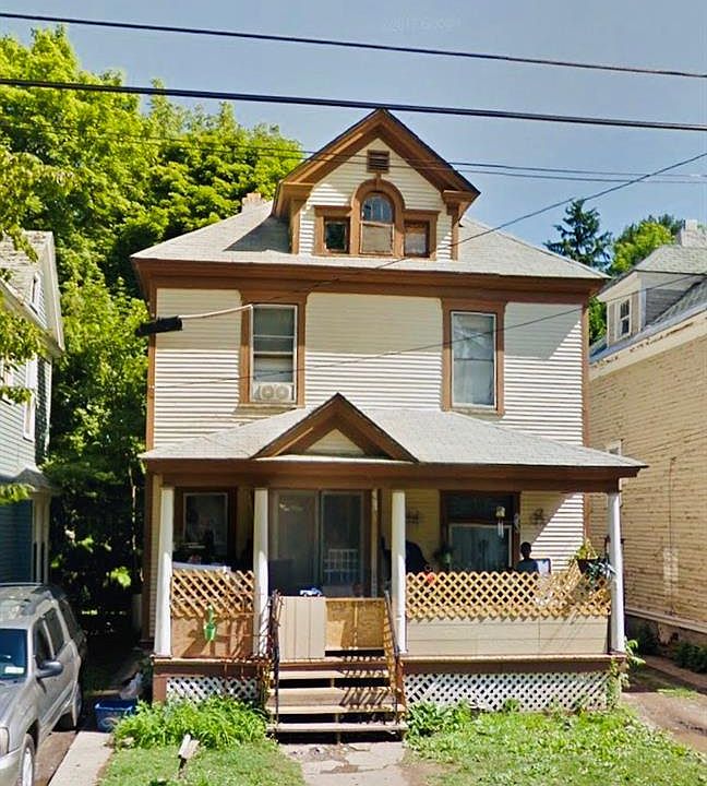 1st image of 320 W Pleasant Ave