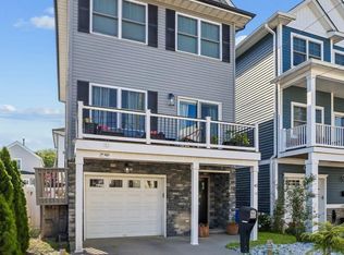 45 Miller St, Highlands, NJ 07732