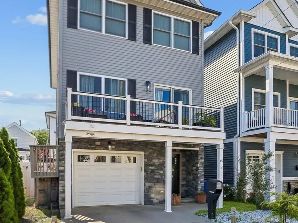 45 Miller St, Highlands, NJ 07732