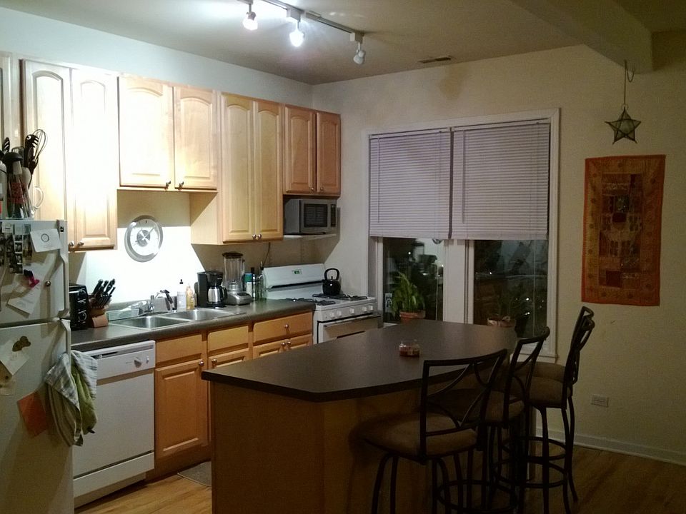 1st image of 1364 N Hoyne Ave APT 3