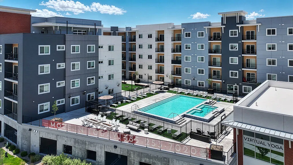 Skyline Peaks Apartments — Photo 3