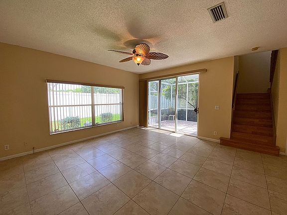 3rd image of 711 NW 172nd Ter
