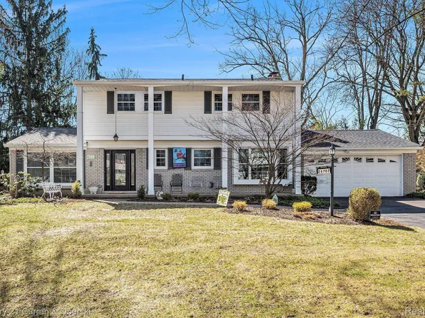 26707 Greythorne Trl, Farmington Hills, MI 48334