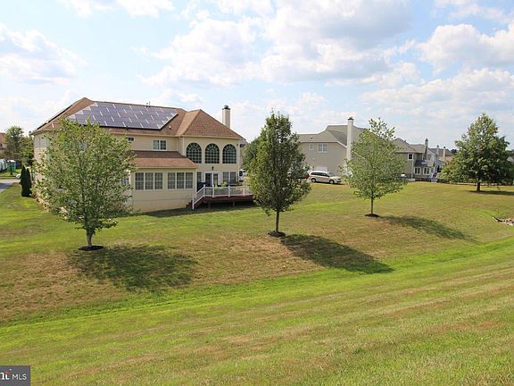 3rd image of 729 Parkman Dr